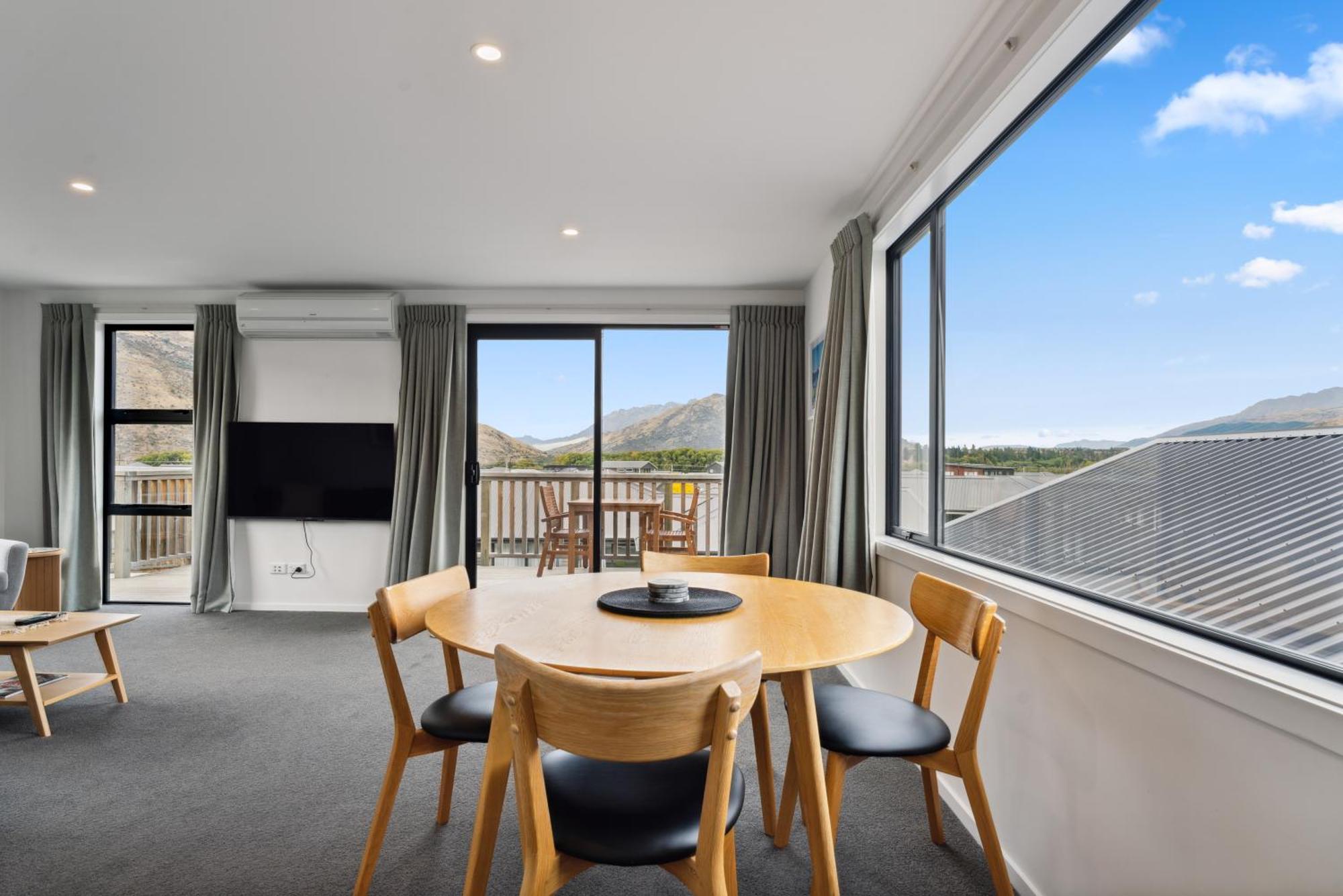 קווינסטאון Modern Apartment With Coronet & Remarkables Views מראה חיצוני תמונה