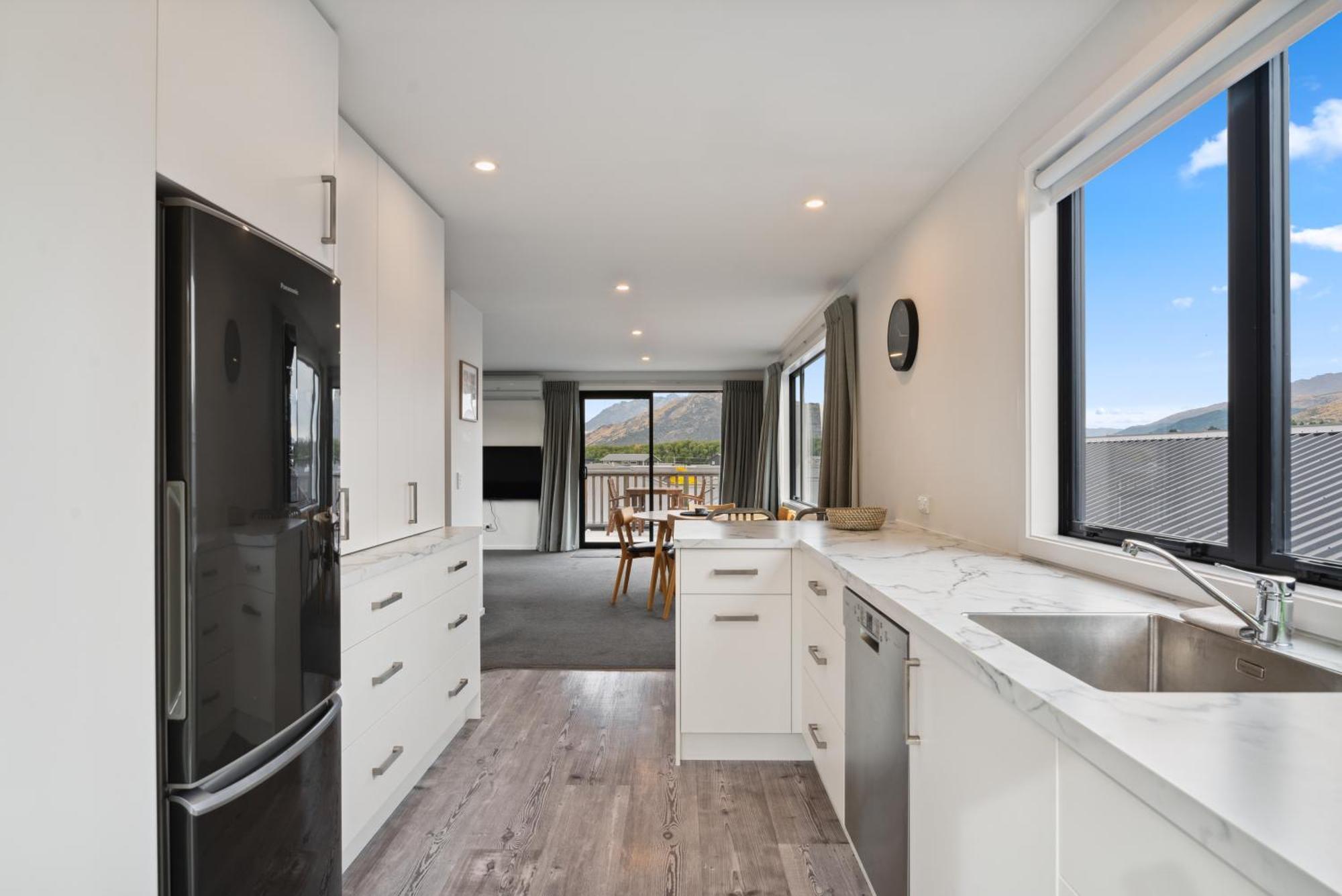 קווינסטאון Modern Apartment With Coronet & Remarkables Views מראה חיצוני תמונה