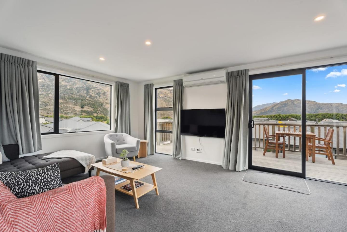 קווינסטאון Modern Apartment With Coronet & Remarkables Views מראה חיצוני תמונה